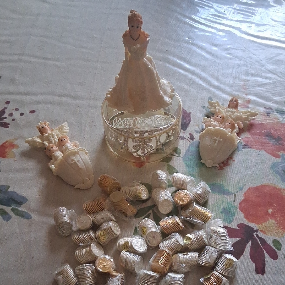 Elegant Figurine and Angel Set with Coins